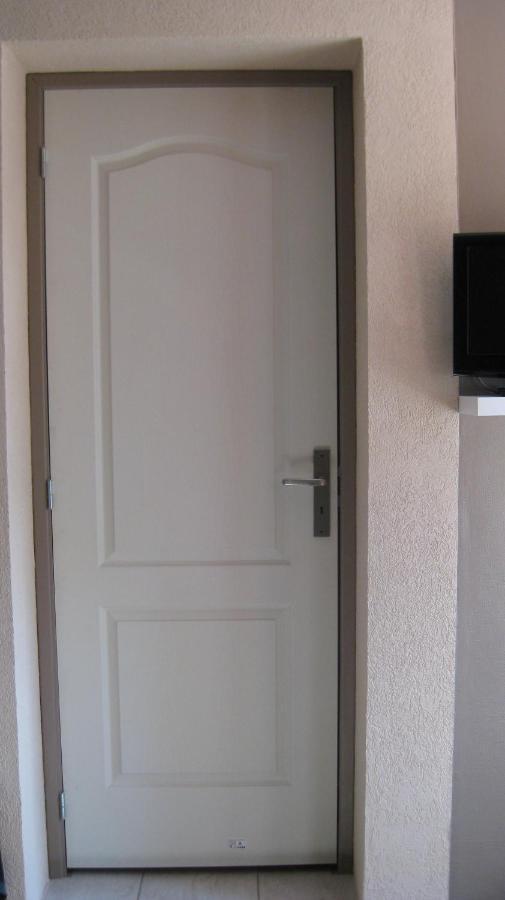 Hotel Le Cosy Pont-de-Chéruy エクステリア 写真