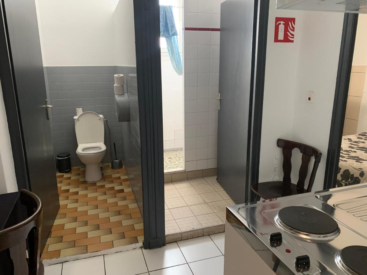 Hotel Le Cosy Pont-de-Chéruy エクステリア 写真